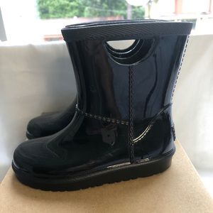 Ugg authentic girls rainboot  EUC with box